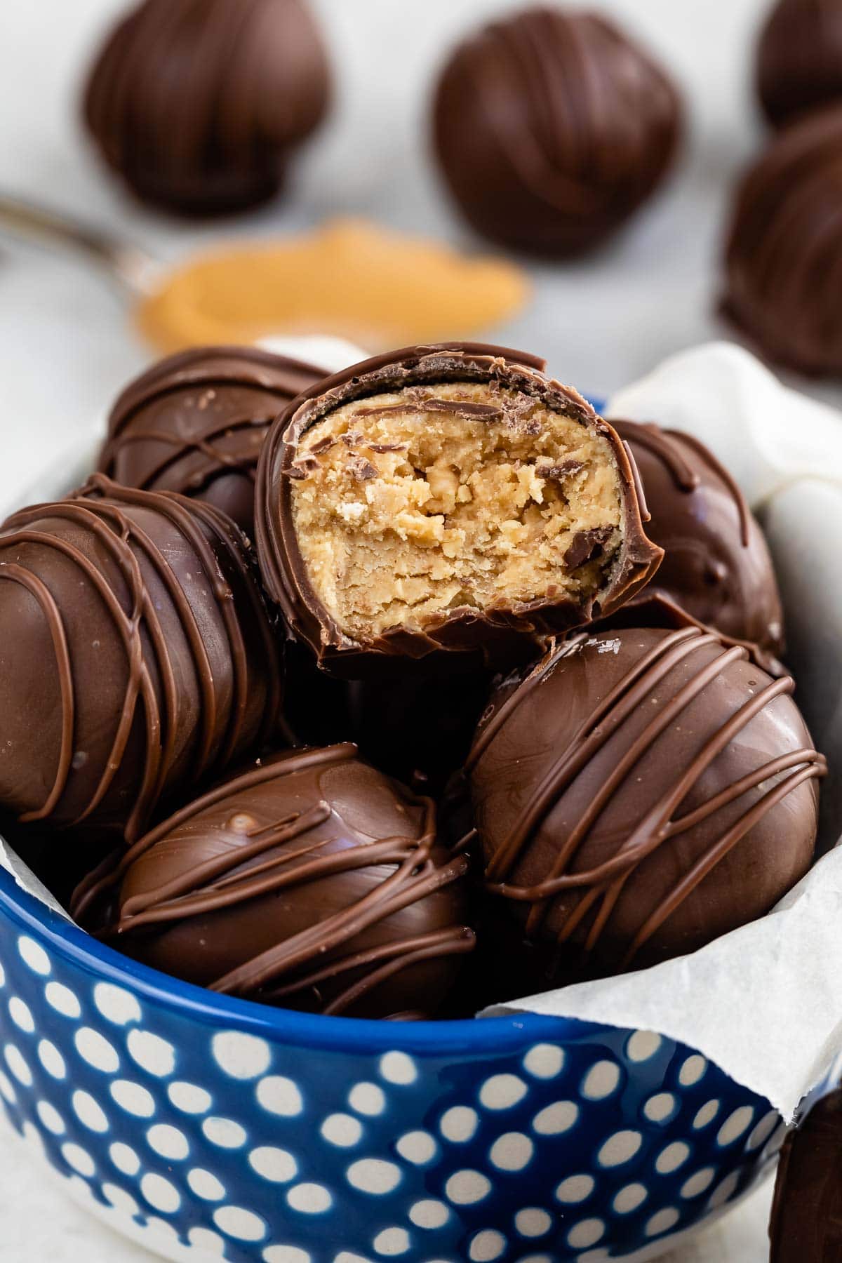 Easy No-Bake Chocolate Peanut Butter Balls Recipe